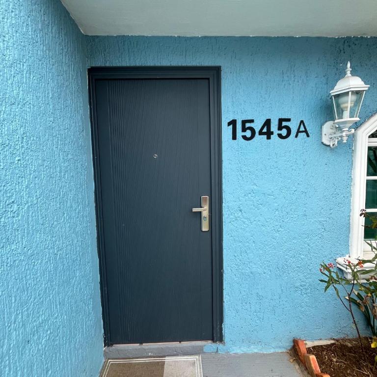  - Room #1714691101 - 28