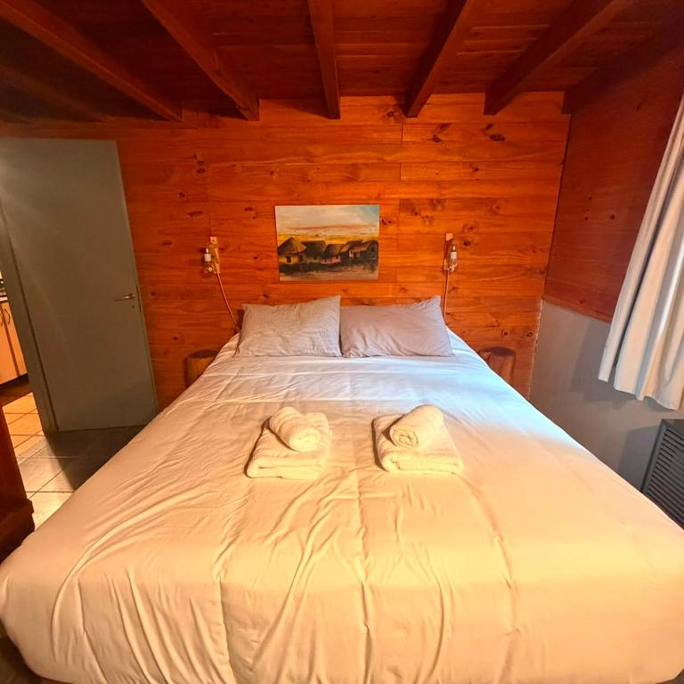 Cabañas San Eduardo - Three-Bedroom House - 2