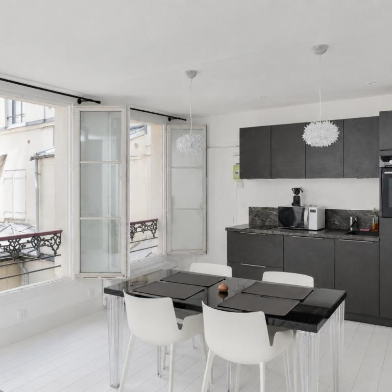 Stylish Le Marais Apartment Near Paris Oldest Market - One-Bedroom Apartment - 1
