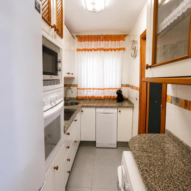 Carihuela Sol - Apartment mit 2 Schlafzimmern, Terrasse und Meerblick - 17
