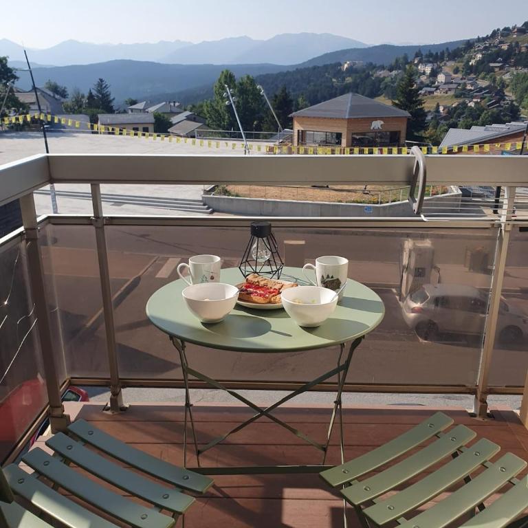 Charmant appartement aux Angles - Apartment mit 1 Schlafzimmer - 2