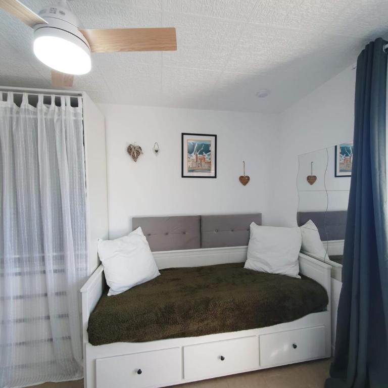 Charmant appartement aux Angles - Apartment mit 1 Schlafzimmer - 8