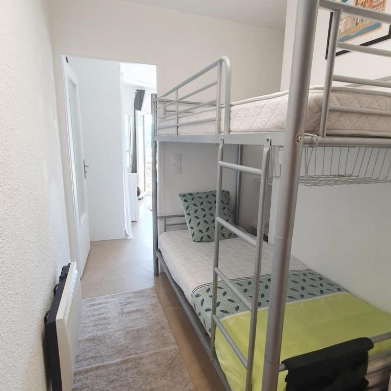 Charmant appartement aux Angles - Apartment mit 1 Schlafzimmer - 10