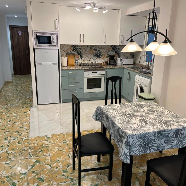 Desigual apartamento con 3 AC - Appartement 2 Chambres avec Balcon - 24