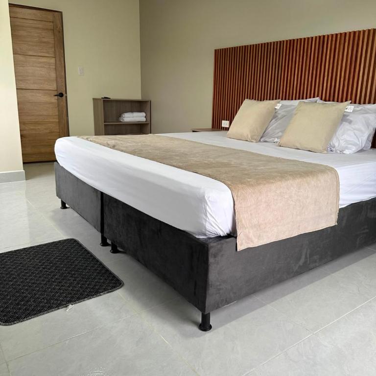  - Room #1714710702 - 1