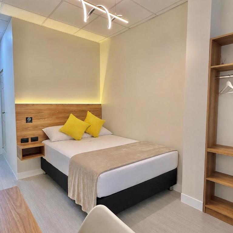 Kigelia Hotel - Deluxe Single Room - 2