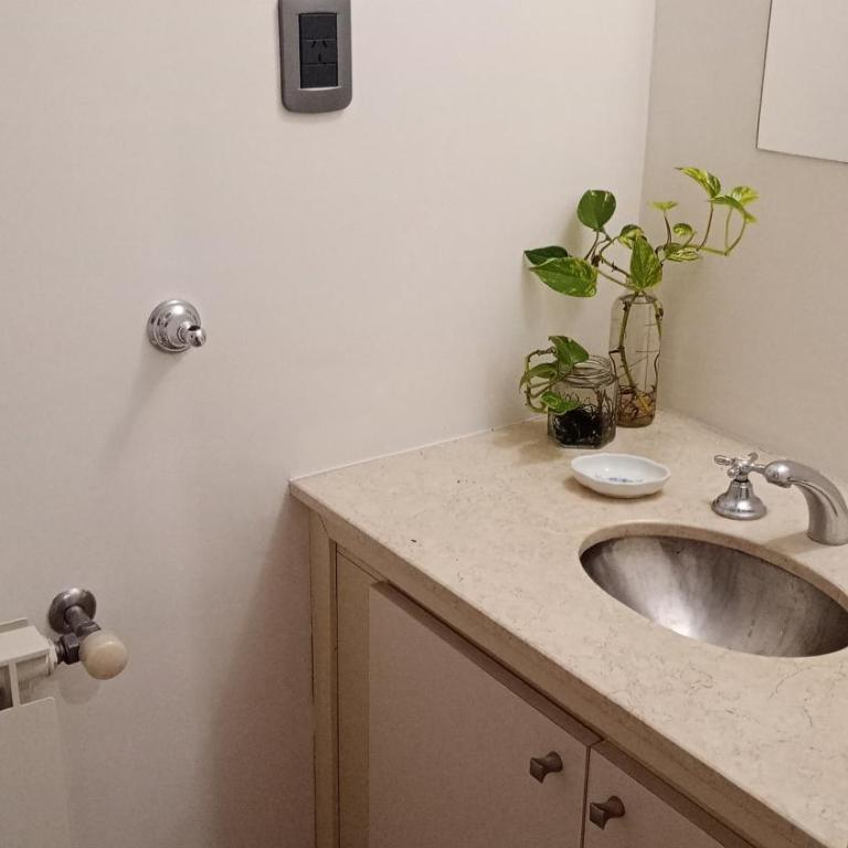 Espacioso y luminoso, Club Atenas, 100 m del Hospital Argentino - Apartamento Deluxe de 2 dormitorios con balcón - 4