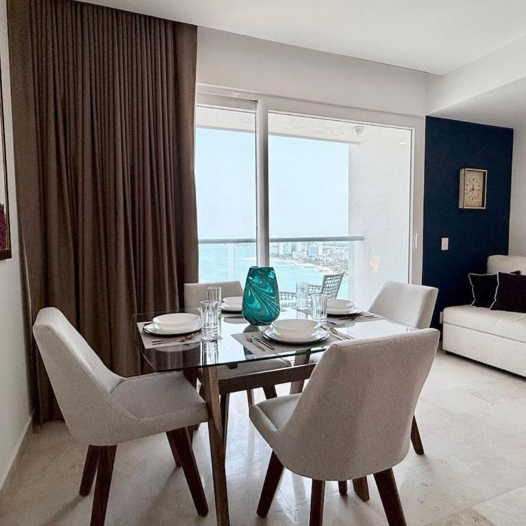 Sky-High Oceanfront Retreat for Two – Romantic 27th Floor Stay by Moikkarentals - Apartment mit 1 Schlafzimmer - 8