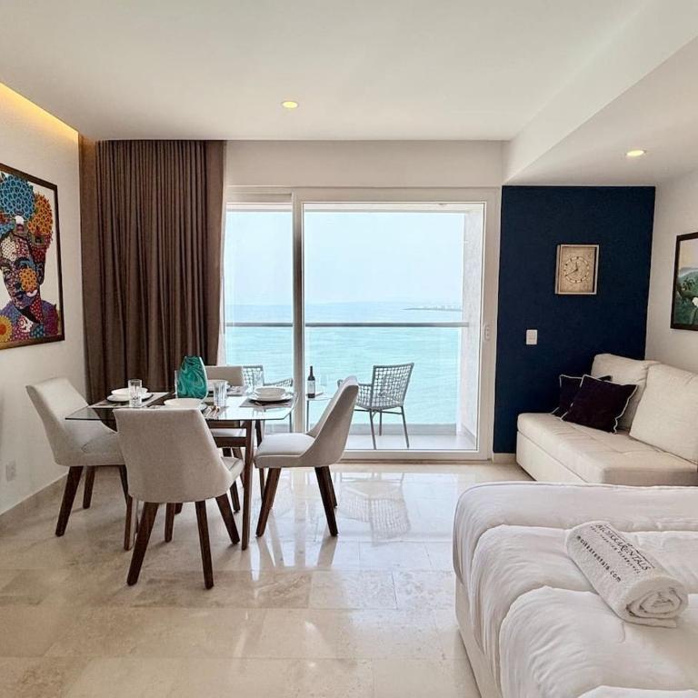 Sky-High Oceanfront Retreat for Two – Romantic 27th Floor Stay by Moikkarentals - Apartment mit 1 Schlafzimmer - 9