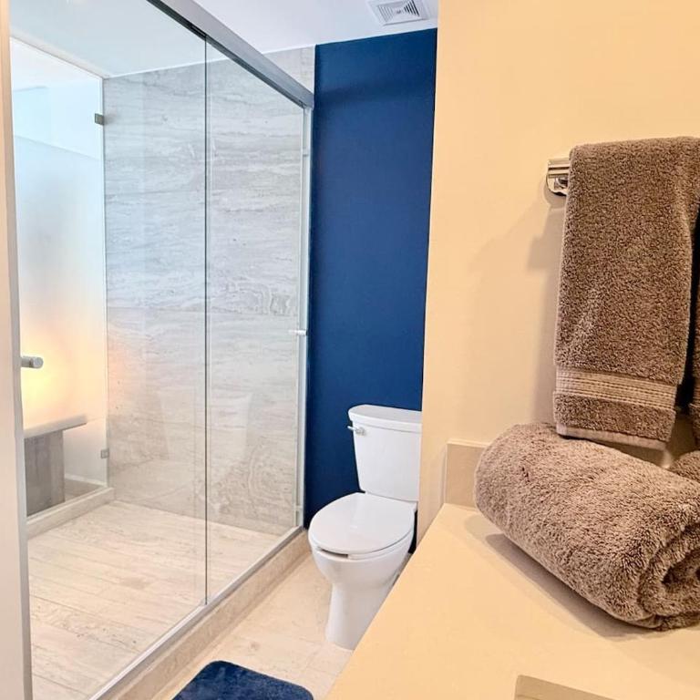 Sky-High Oceanfront Retreat for Two – Romantic 27th Floor Stay by Moikkarentals - Apartment mit 1 Schlafzimmer - 17