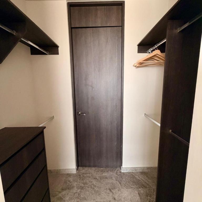  - Room #1714723101 - 3