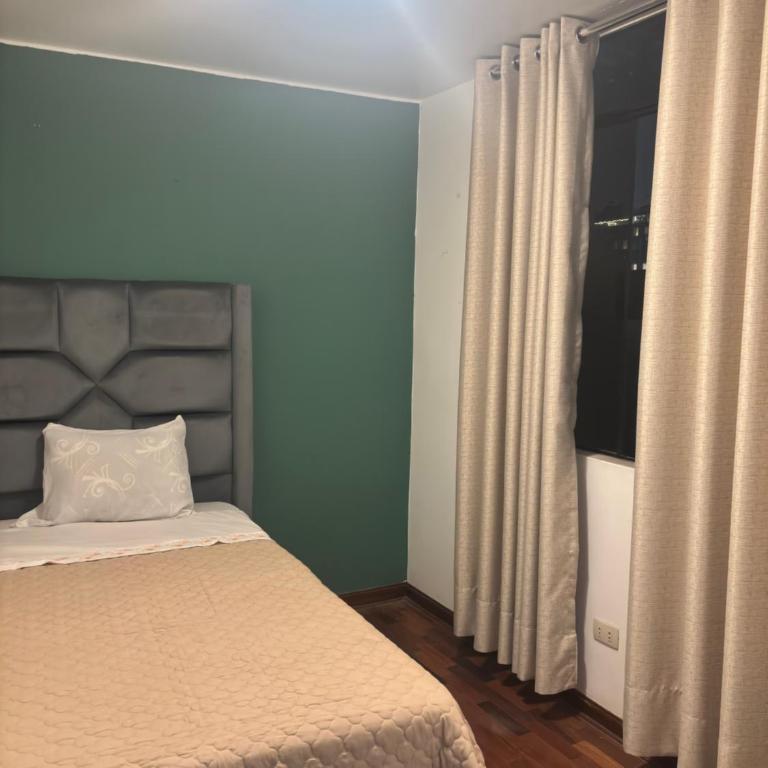 Nicole Chávez - Room #1714726601 - 2