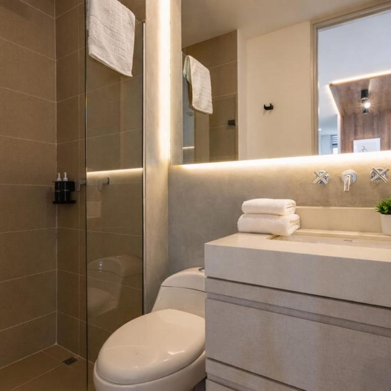 Skyline 11th Floor Mountain View, Private Jacuzzi, AC King Bed - One-Bedroom Apartment - 34