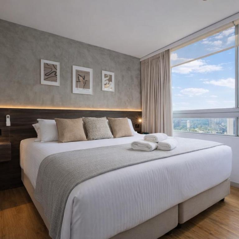 Skyline 11th Floor Mountain View, Private Jacuzzi, AC King Bed - One-Bedroom Apartment - 21