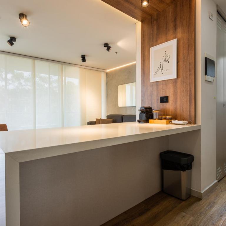 Skyline 11th Floor Mountain View, Private Jacuzzi, AC King Bed - One-Bedroom Apartment - 17