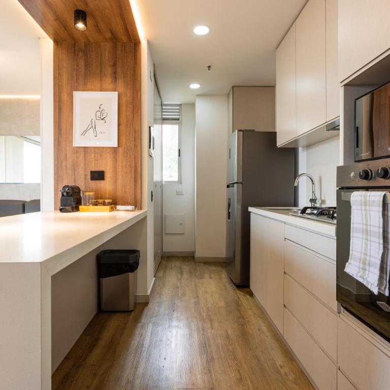 Skyline 11th Floor Mountain View, Private Jacuzzi, AC King Bed - One-Bedroom Apartment - 13