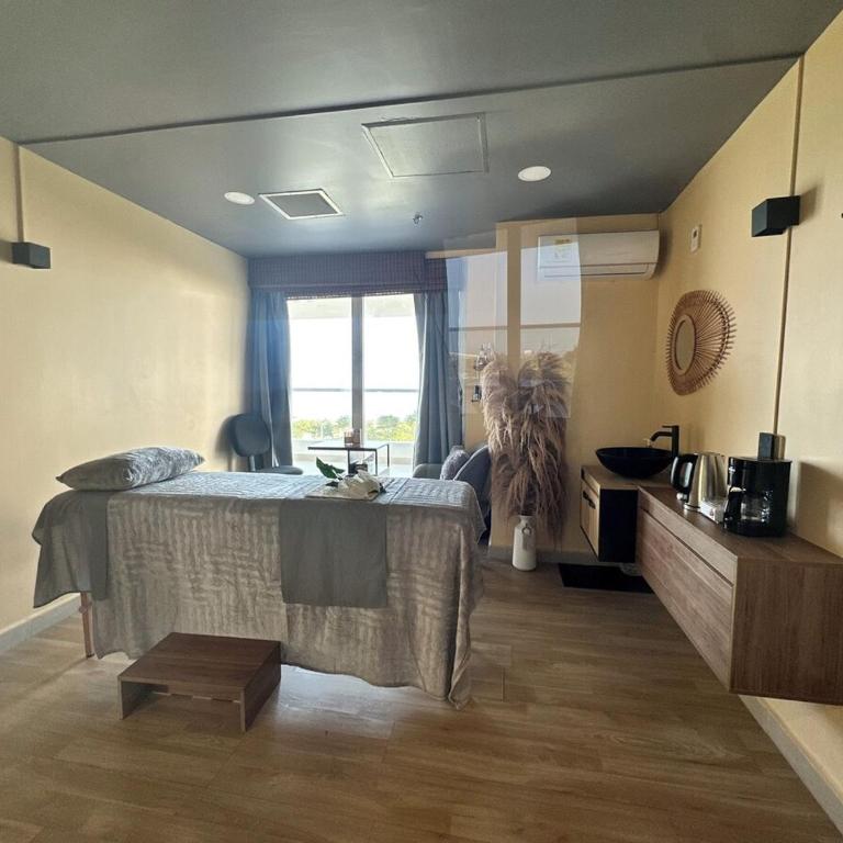 Aparta Suite en Cartagena vista al mar balcon privado Piscina - One-Bedroom Apartment with Sea View and Terrace - 38