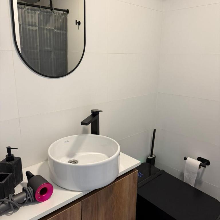  - Room #1714731701 - 14