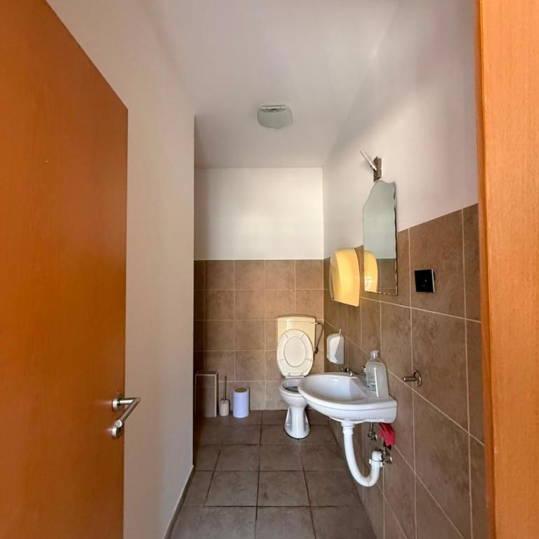  - Room #1714731801 - 2