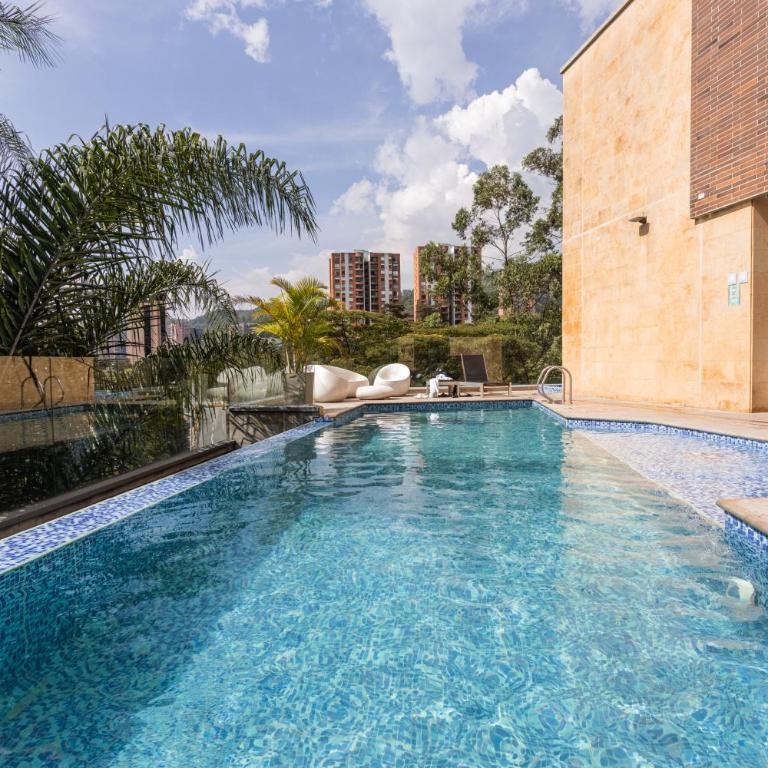 Skyline 11th Floor Mountain View, Private Jacuzzi, AC King Bed - One-Bedroom Apartment - 36