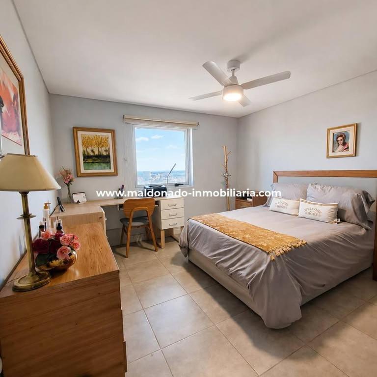 2 Dormitorios con balcon en Torres Cardinales - Room #1714743701 - 2