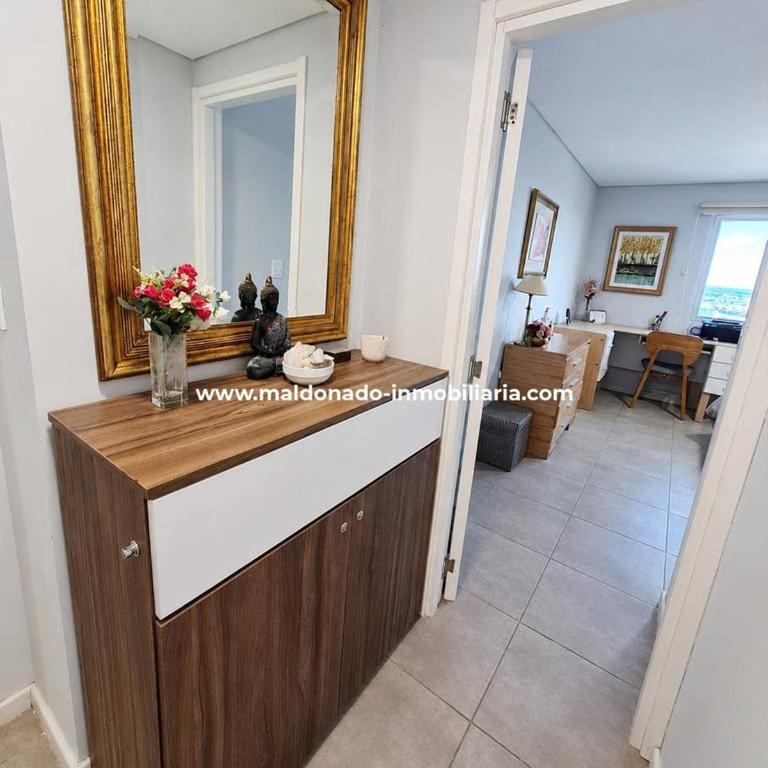 2 Dormitorios con balcon en Torres Cardinales - Room #1714743701 - 7