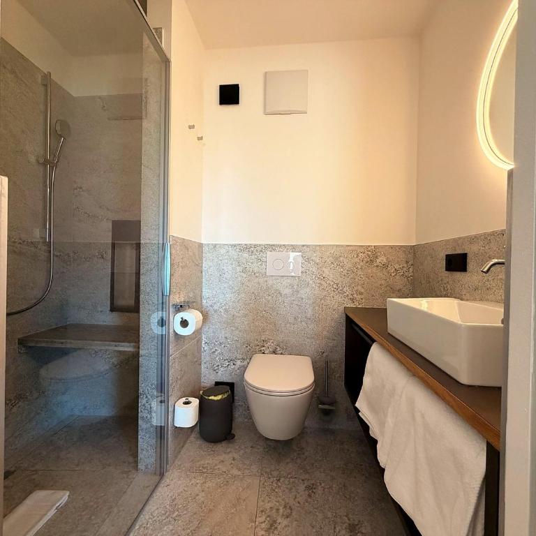 MENA Guesthouse - Doppelzimmer mit Bergblick - 4