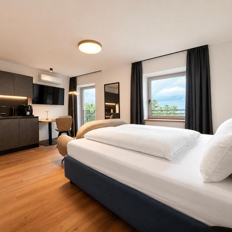 MENA Guesthouse - Doppelzimmer mit Bergblick - 1