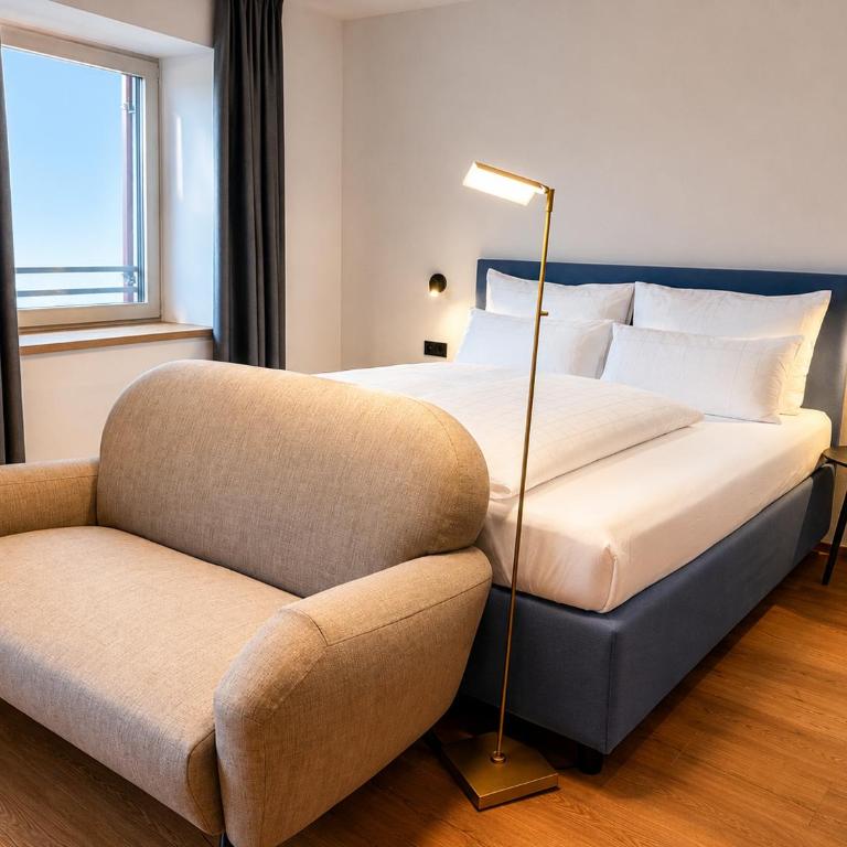 MENA Guesthouse - Doppelzimmer mit Bergblick - 3