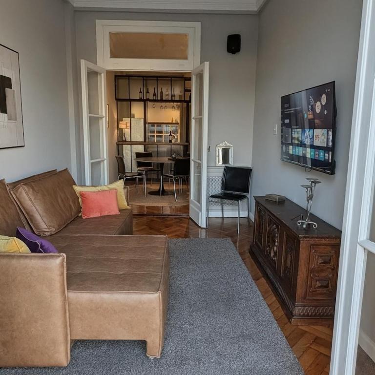  - Room #1714746101 - 1