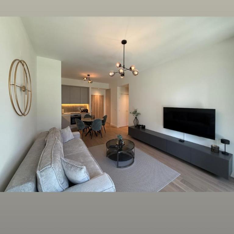  - Room #1714757501 - 7