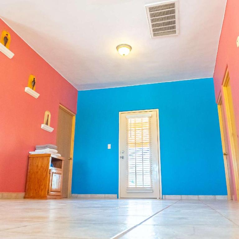  - Room #1714751401 - 42