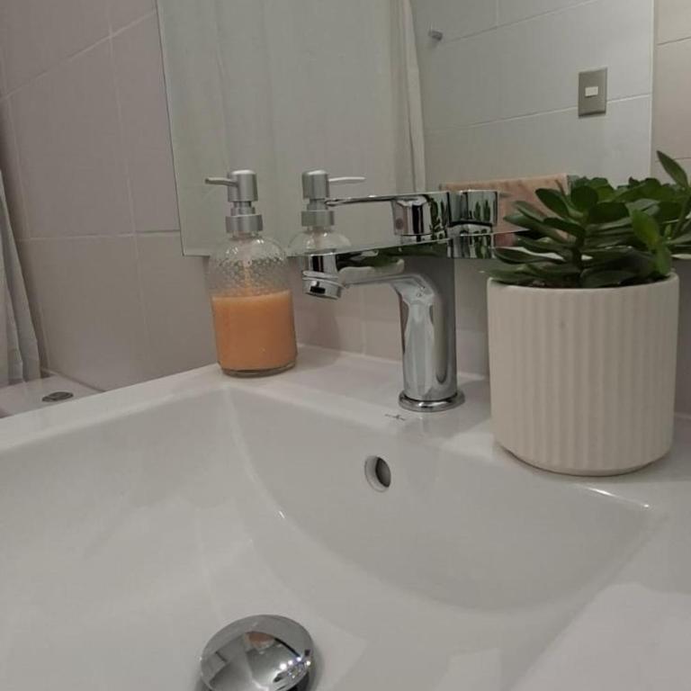 Hermoso Departamento Nuevo a Pasos de la Playa, 3D2B, full equipado - Three-Bedroom Apartment - 7