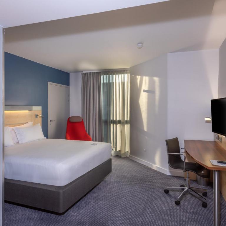 Holiday Inn Express Saint-Nazaire by IHG - Chambre Double Standard avec Petit-Déjeuner Gratuit - Accessible aux Personnes à Mobilité Réduite - 1