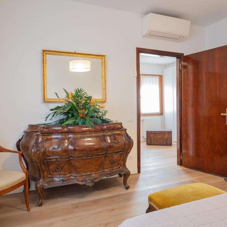  - Room #1714770201 - 8