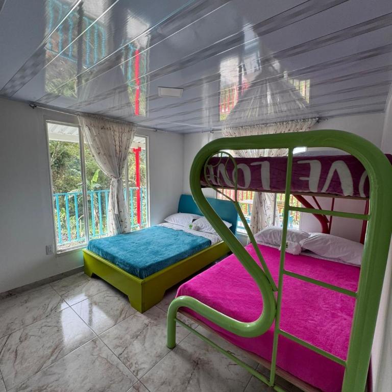  - Room #1714773901 - 3