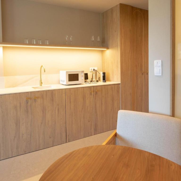 - Room #1714732801 - 16