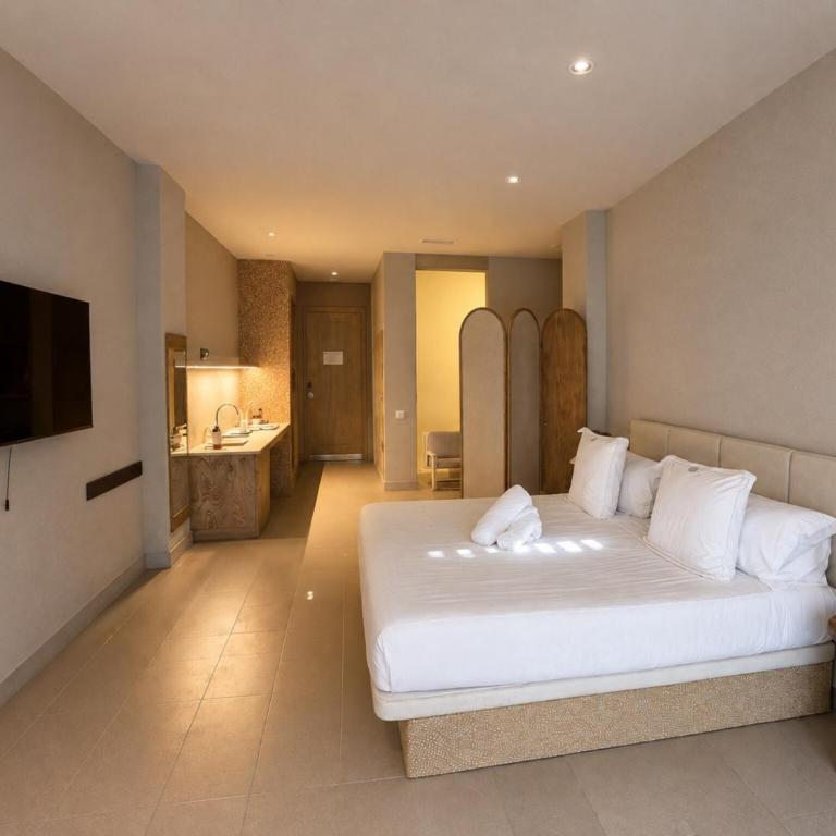  - Room #1714730501 - 9