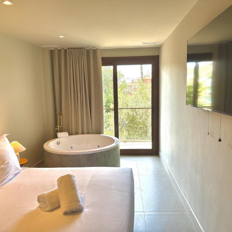  - Room #1714735401 - 3