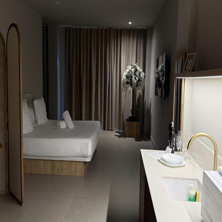  - Room #1714730501 - 14