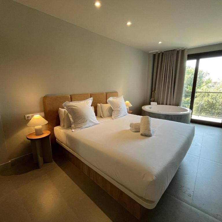  - Room #1714735401 - 23