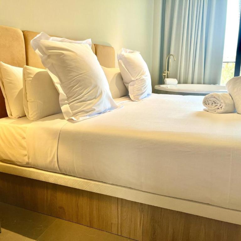  - Room #1714735401 - 24