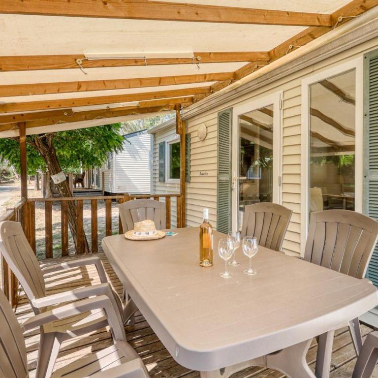 Mobil-home 35m² avec terrasse pour 8 personnes, accès handicapé - API-1-52-384 - Mobile Home - 20