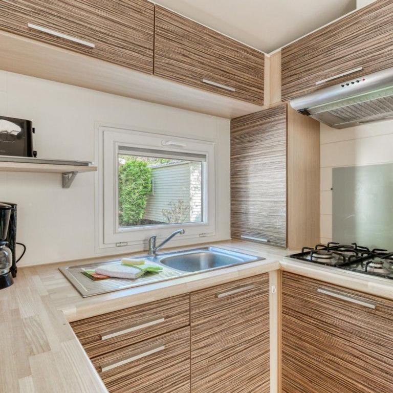 Mobil-home 35m² avec terrasse pour 8 personnes, accès handicapé - API-1-52-384 - Mobile Home - 22