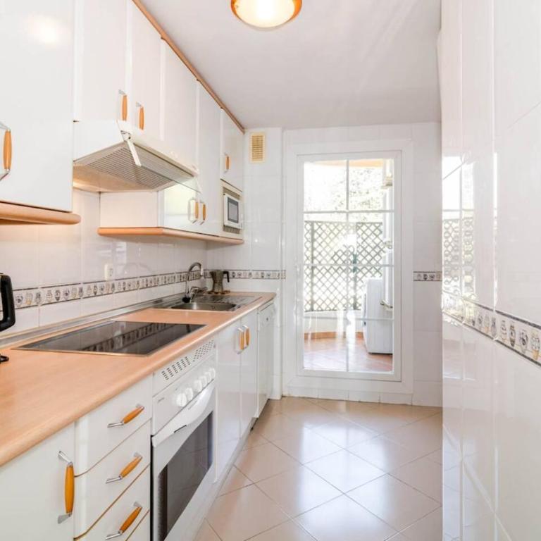 Saa- Comfortable Apartment Near Puerto Banus - Apartment mit 2 Schlafzimmern mit Balkon und Terrasse - 21
