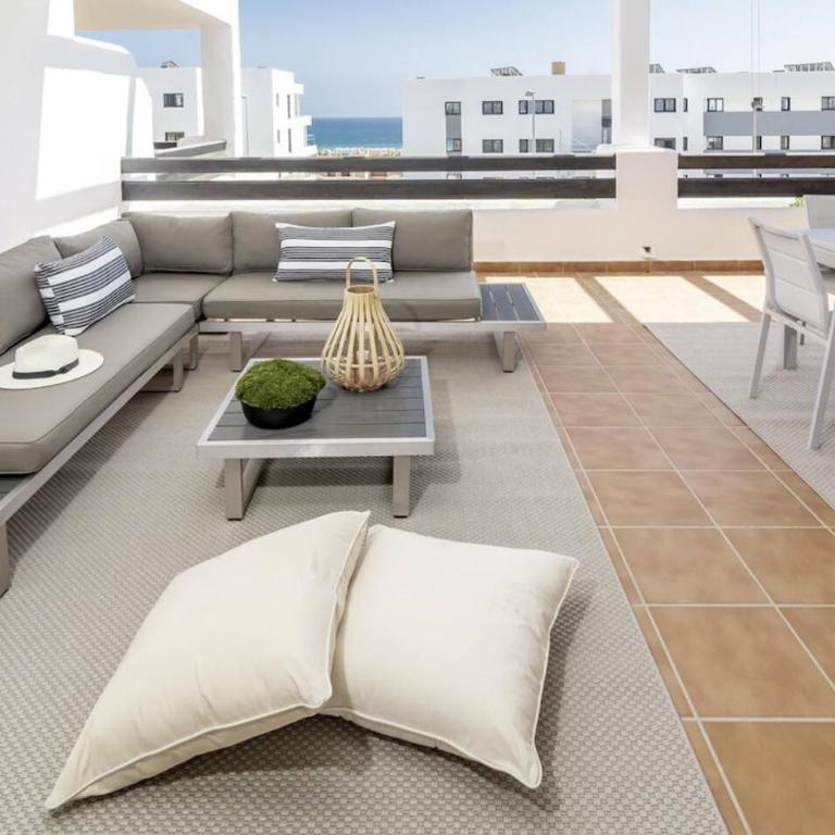 DJC- Modern 2 bedroom apartment close to beach - Apartamento de 2 dormitorios con balcón y terraza - 2