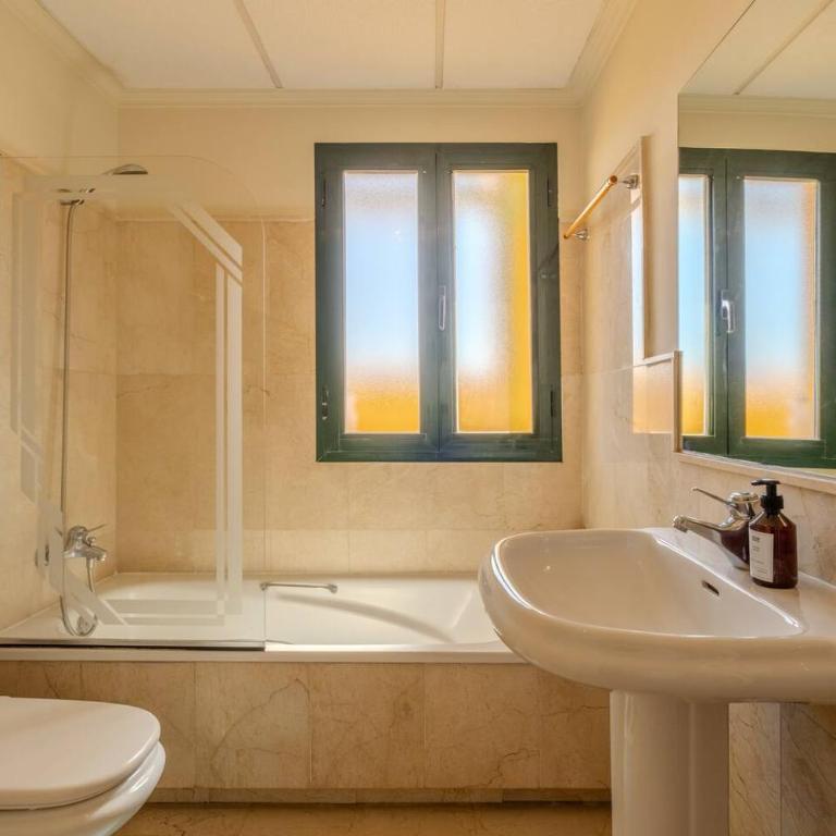 Adb352 - Penthouse Walk To Beach & Town - Apartamento de 3 dormitorios con vistas a las montañas - 22