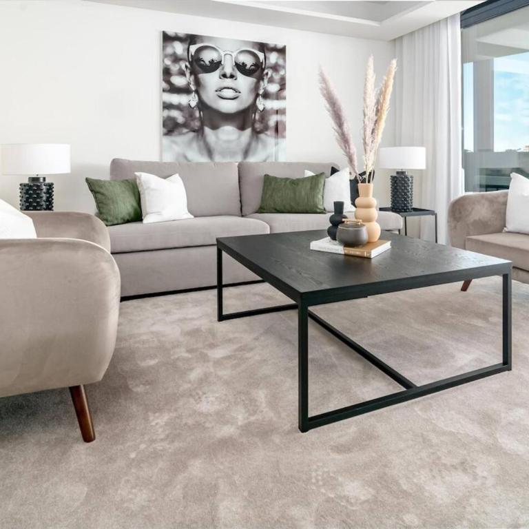 Inf36K - Luxury Apartment Perfect Location - Three-Bedroom Apartment with Balcony - 7