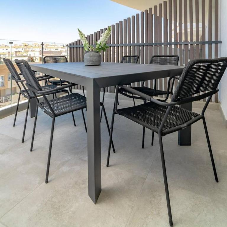 Inf36K - Luxury Apartment Perfect Location - Three-Bedroom Apartment with Balcony - 27