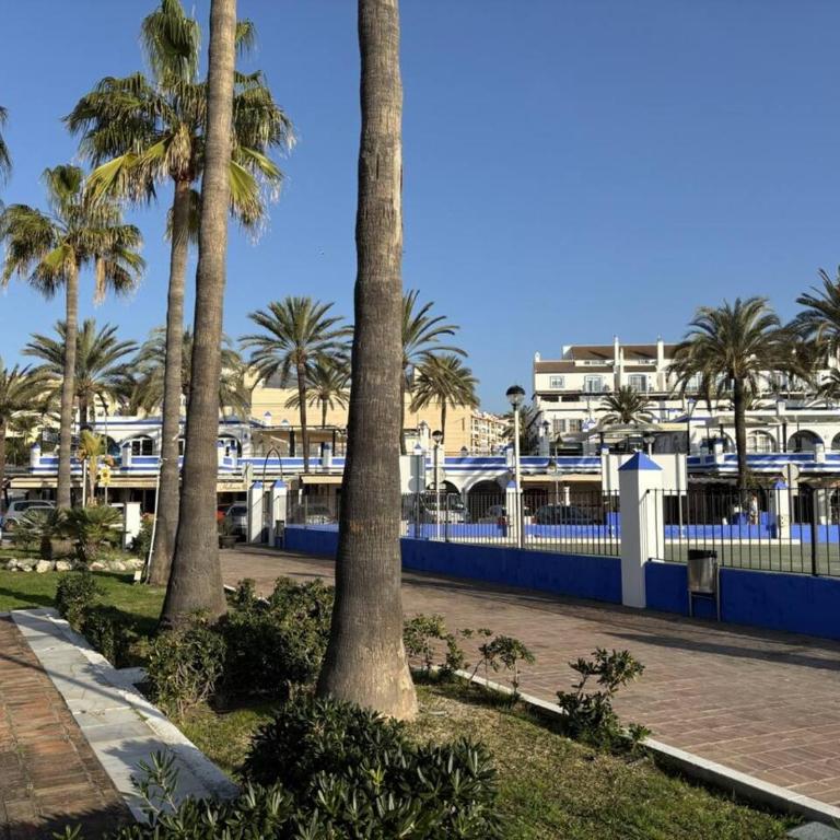Sb311G - Modern & Well Connected 2 Bed Apartment - Two-Bedroom Apartment with Balcony - 29
